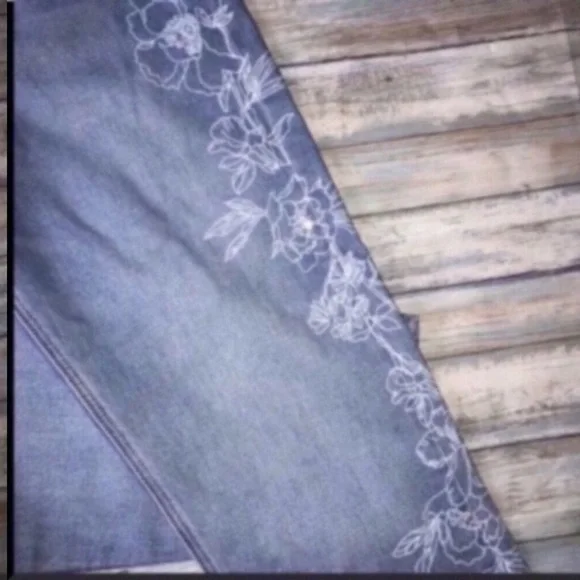 NWT Express Vintage Skinny High Rise Floral - Picture 3 of 6